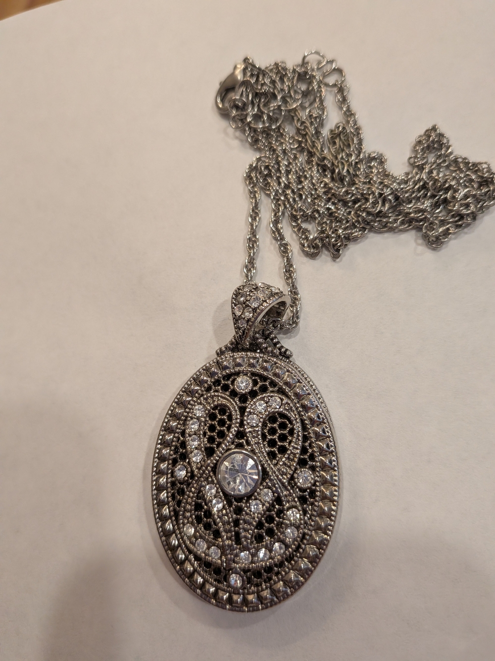 Vintage Silver Tone Crystal Filigree Oval Pendant Necklace - 18"